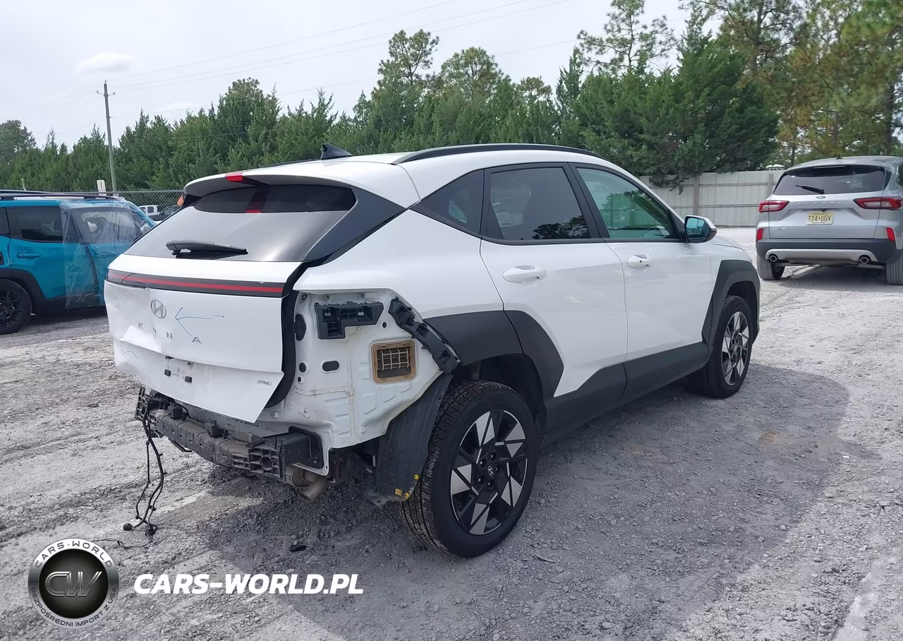 2025 Hyundai Kona Sel VIN:KM8HBCAB6SU323152 - 4