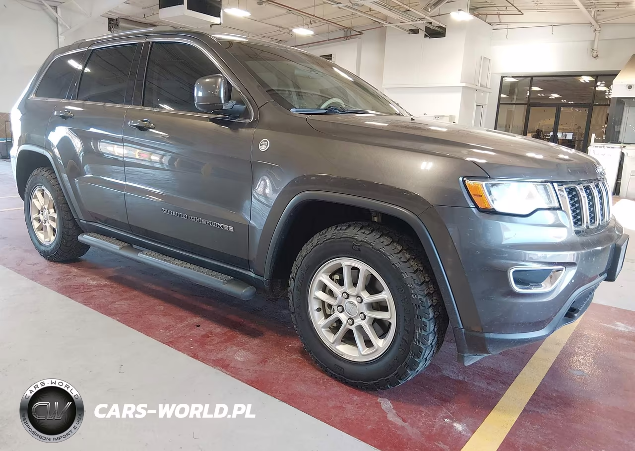 2019 Jeep Grand Cherokee Laredo E 4X4 VIN:1C4RJFAG0KC754262 - 1