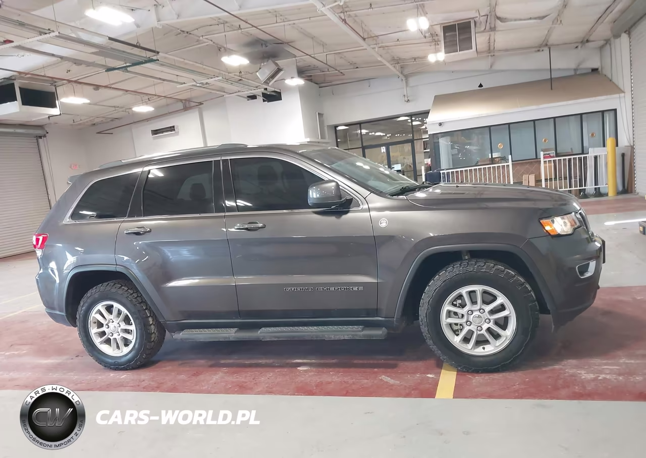 2019 Jeep Grand Cherokee Laredo E 4X4 VIN:1C4RJFAG0KC754262 - 16