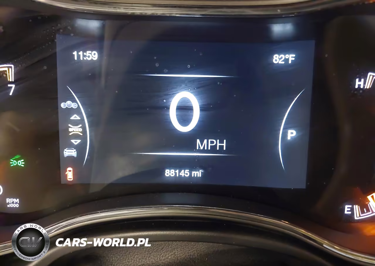 2019 Jeep Grand Cherokee Laredo E 4X4 VIN:1C4RJFAG0KC754262 - 18
