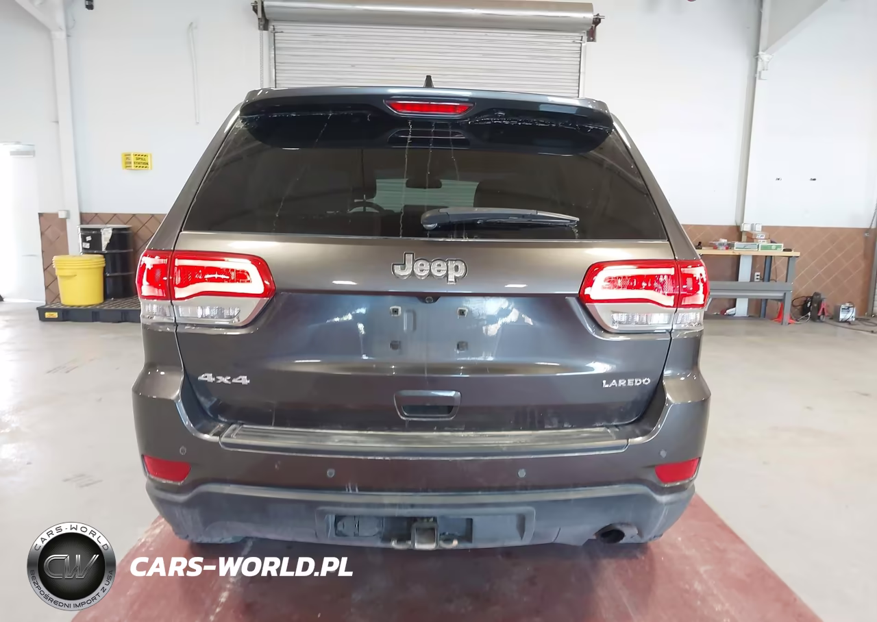 2019 Jeep Grand Cherokee Laredo E 4X4 VIN:1C4RJFAG0KC754262 - 19