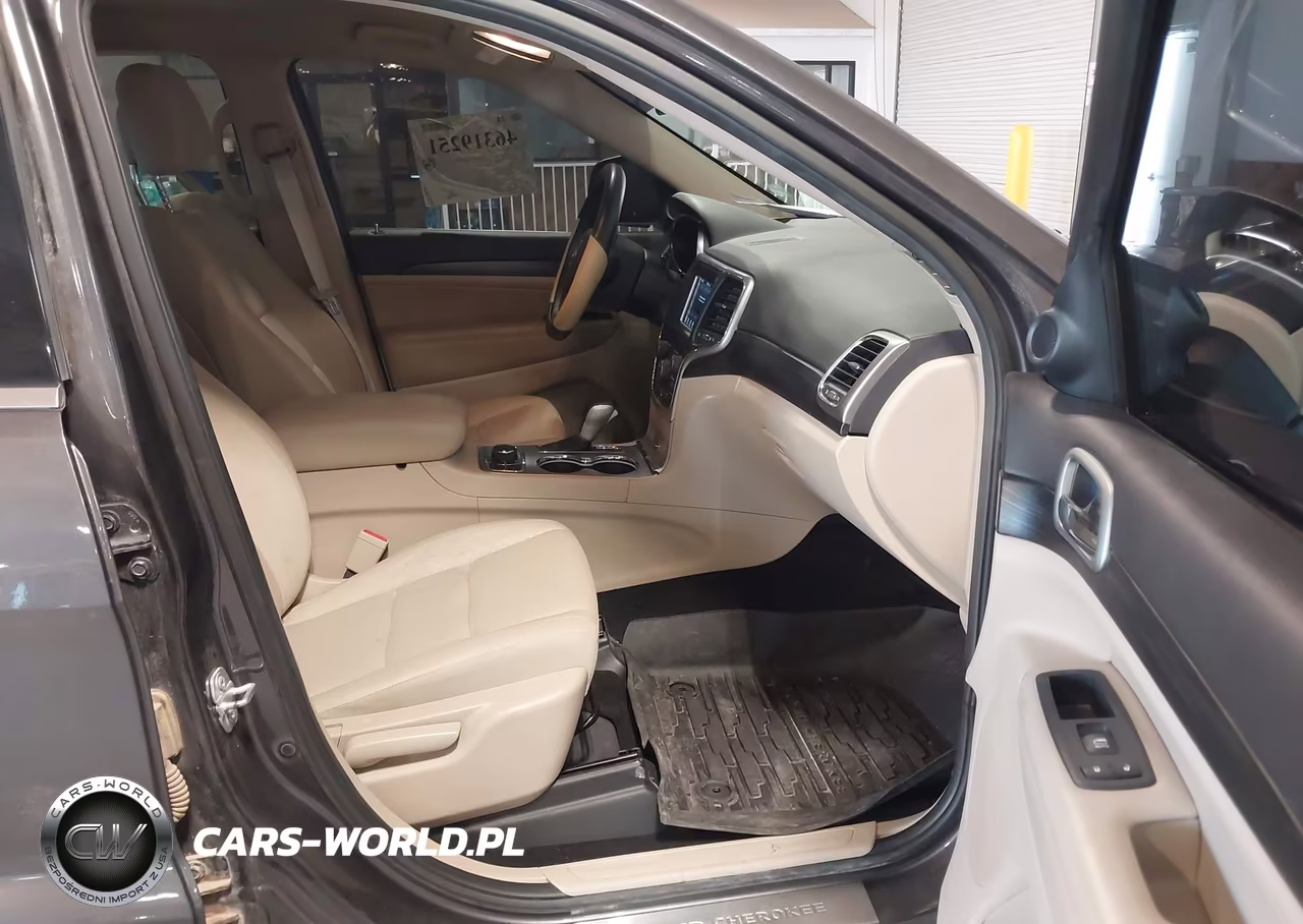 2019 Jeep Grand Cherokee Laredo E 4X4 VIN:1C4RJFAG0KC754262 - 5