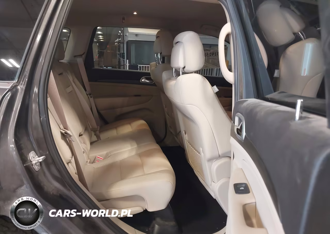 2019 Jeep Grand Cherokee Laredo E 4X4 VIN:1C4RJFAG0KC754262 - 8