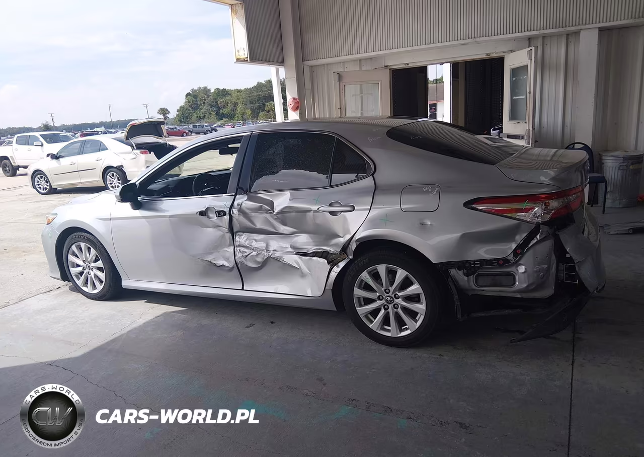 2018 Toyota Camry Le VIN:4T1B11HK5JU022907 - 15