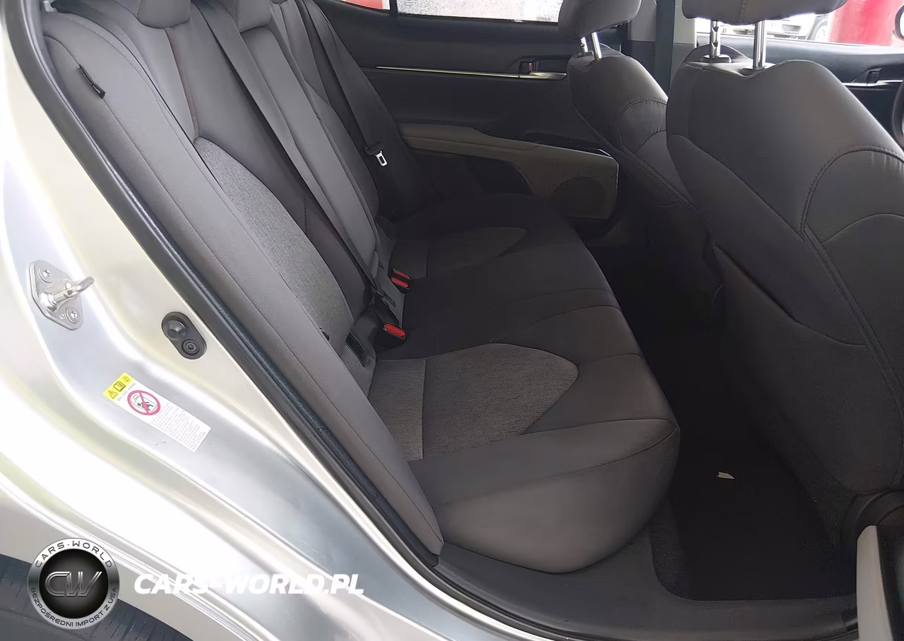 2018 Toyota Camry Le VIN:4T1B11HK5JU022907 - 8