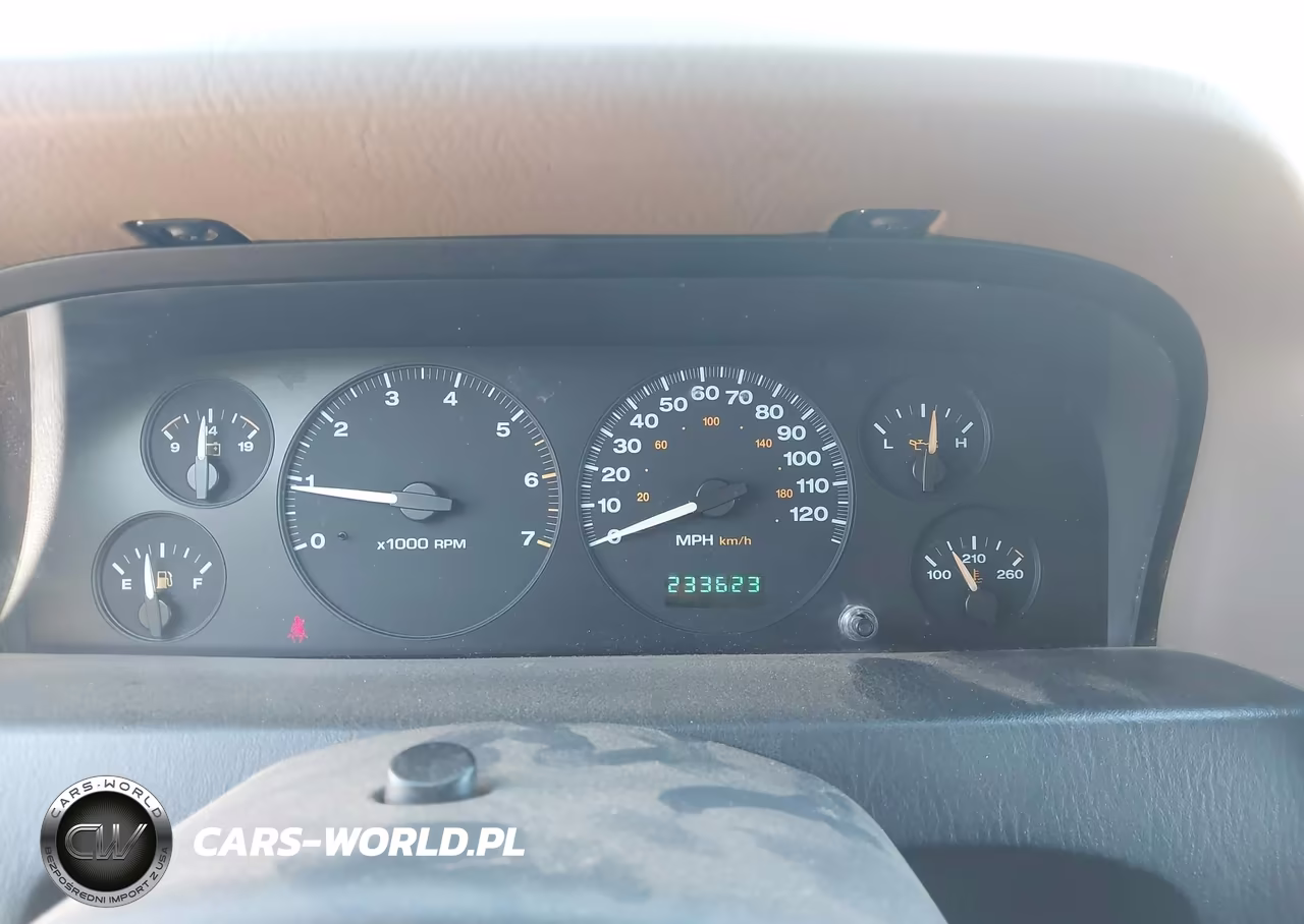 2004 Jeep Grand Cherokee Laredo VIN:1J8GW48SX4C164623 - 7