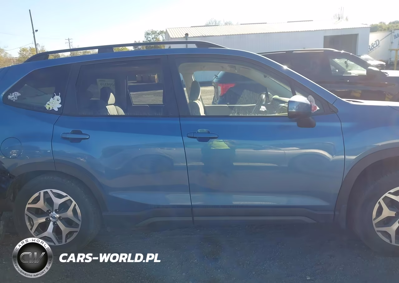 2021 Subaru Forester Premium VIN:JF2SKAFC4MH459907 - 13
