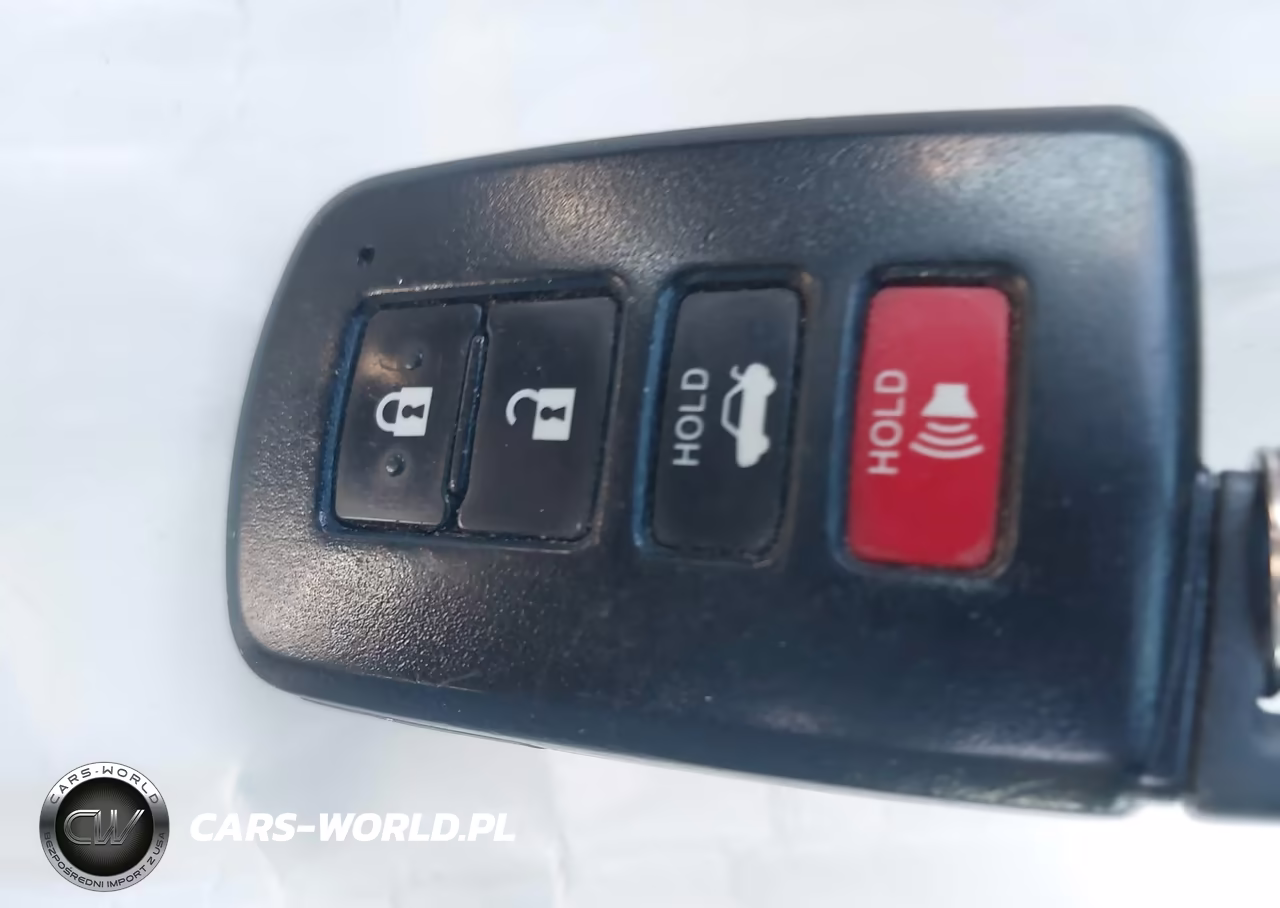 2016 Toyota Camry Hybrid Le VIN:4T1BD1FK1GU194984 - 11