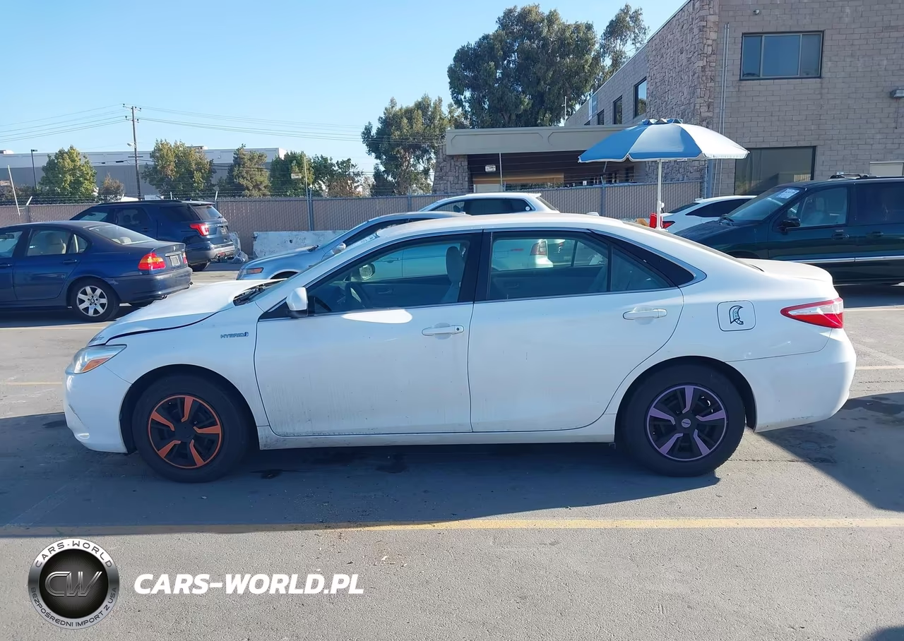 2016 Toyota Camry Hybrid Le VIN:4T1BD1FK1GU194984 - 14