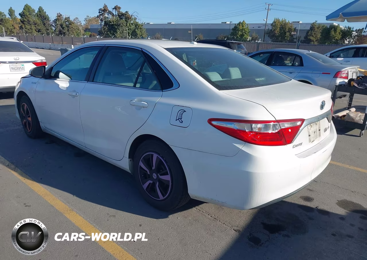 2016 Toyota Camry Hybrid Le VIN:4T1BD1FK1GU194984 - 3