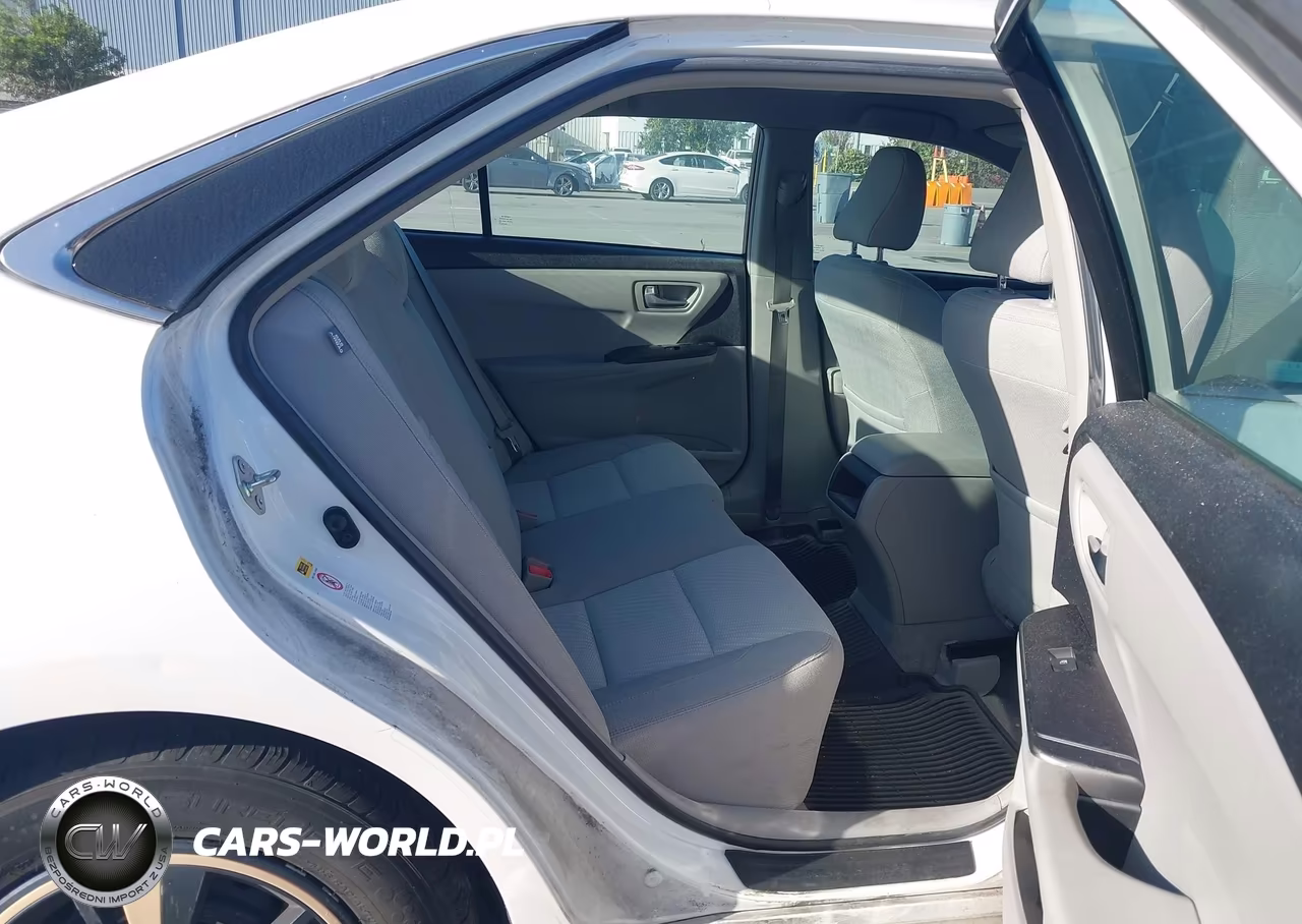 2016 Toyota Camry Hybrid Le VIN:4T1BD1FK1GU194984 - 8