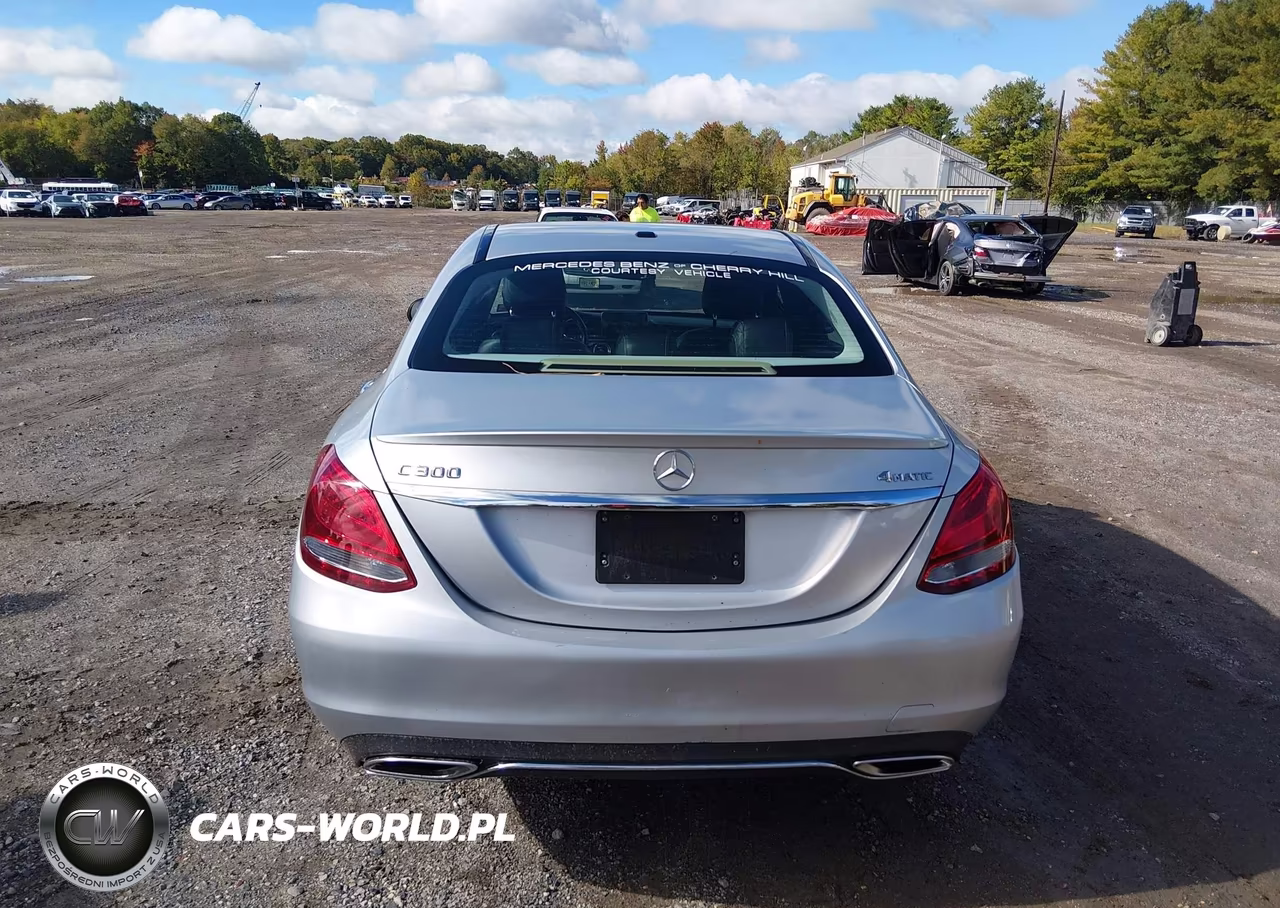 2016 Mercedes-Benz C 300 4Matic VIN:55SWF4KB8GU110948 - 16