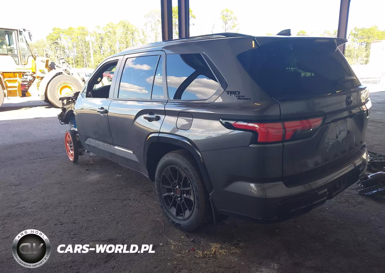 2026 Toyota Sequoia Platinum VIN:7SVAAABA6TX090270 - 3