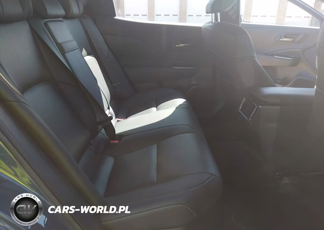2025 Toyota Crown Xle VIN:JTDAAAAF6S3037162 - 8