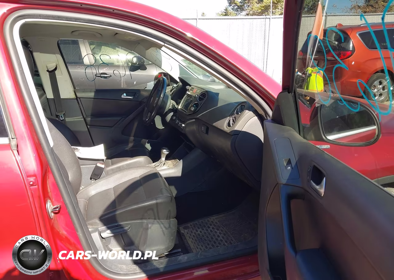 2010 Volkswagen Tiguan Wolfsburg Edition VIN:WVGBV7AX7AW003938 - 5