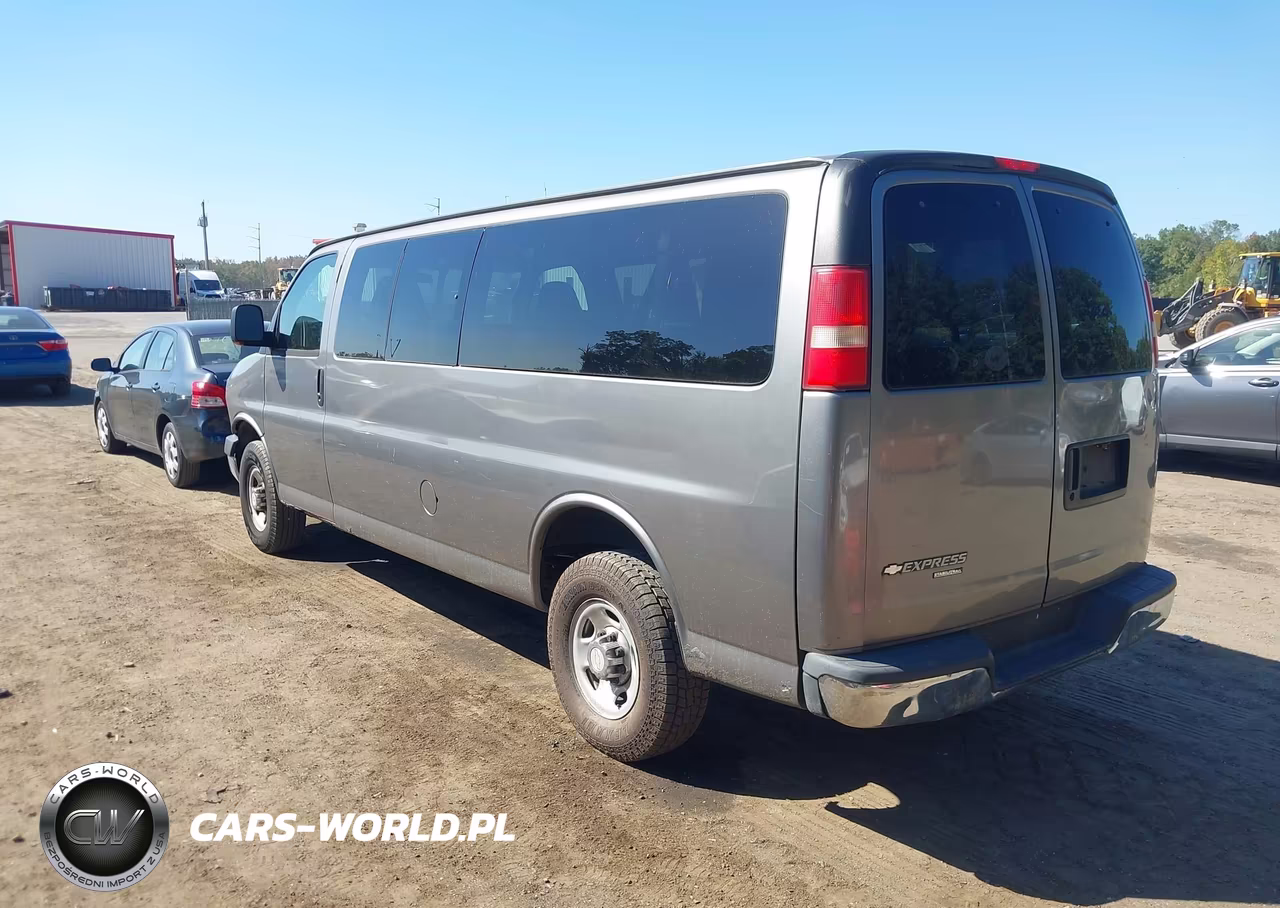 2007 Chevrolet Express Ls VIN:1GAHG39U071227420 - 3