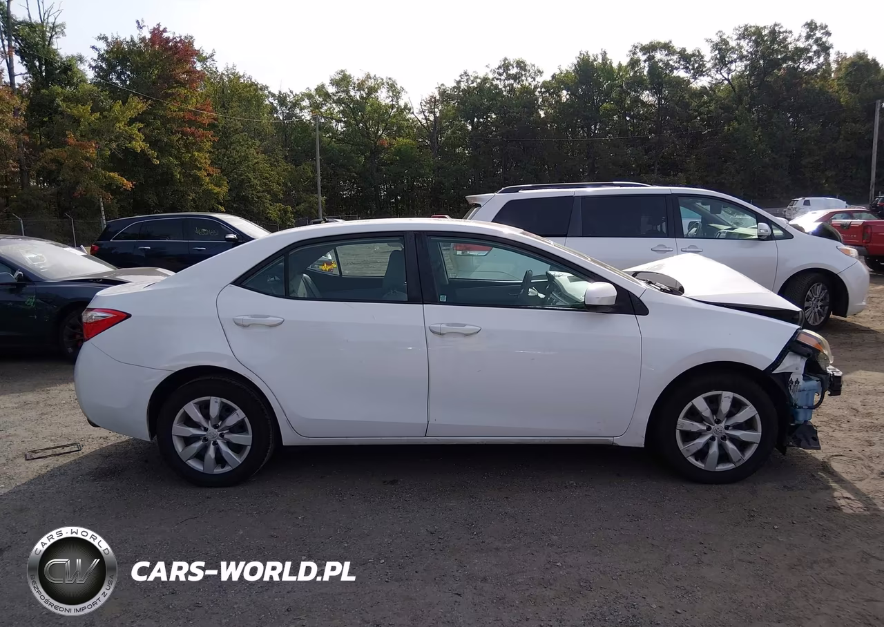 2015 Toyota Corolla Le VIN:2T1BURHE2FC472913 - 14