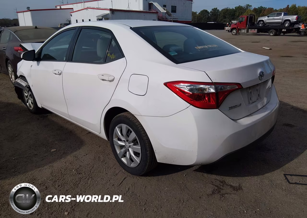 2015 Toyota Corolla Le VIN:2T1BURHE2FC472913 - 3