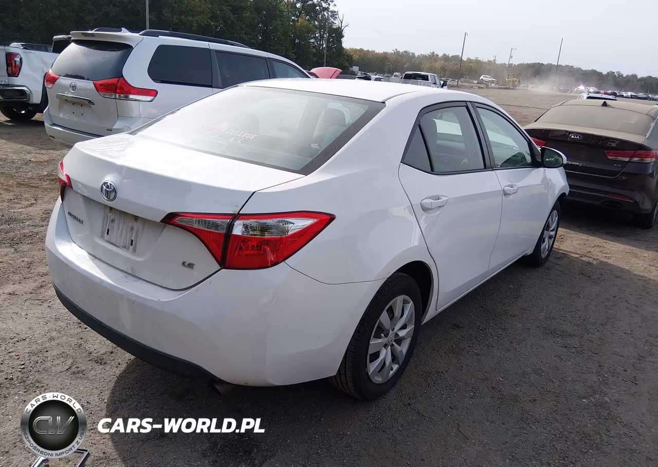 2015 Toyota Corolla Le VIN:2T1BURHE2FC472913 - 4