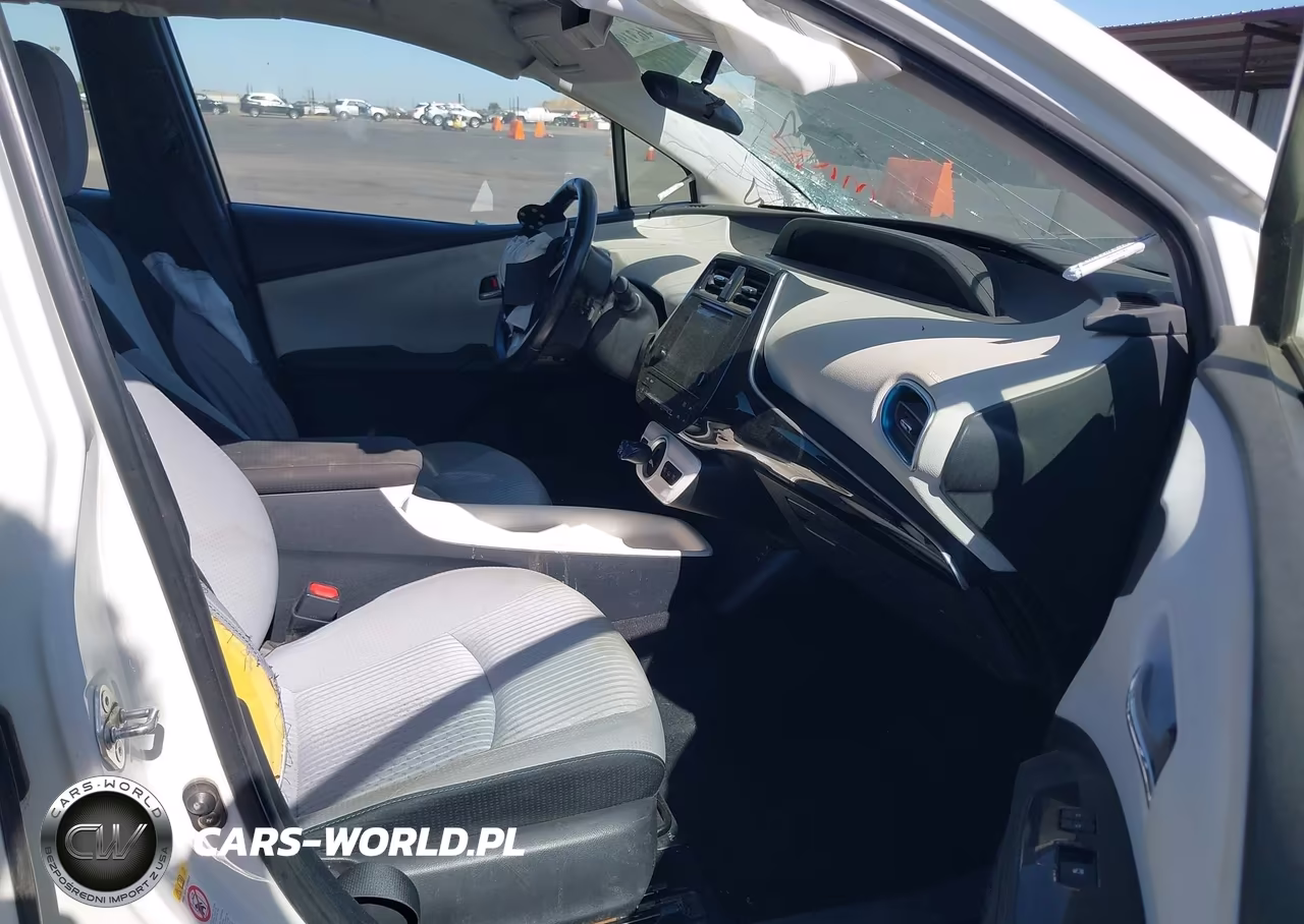 2017 Toyota Prius Prime Plus VIN:JTDKARFP8H3066420 - 5