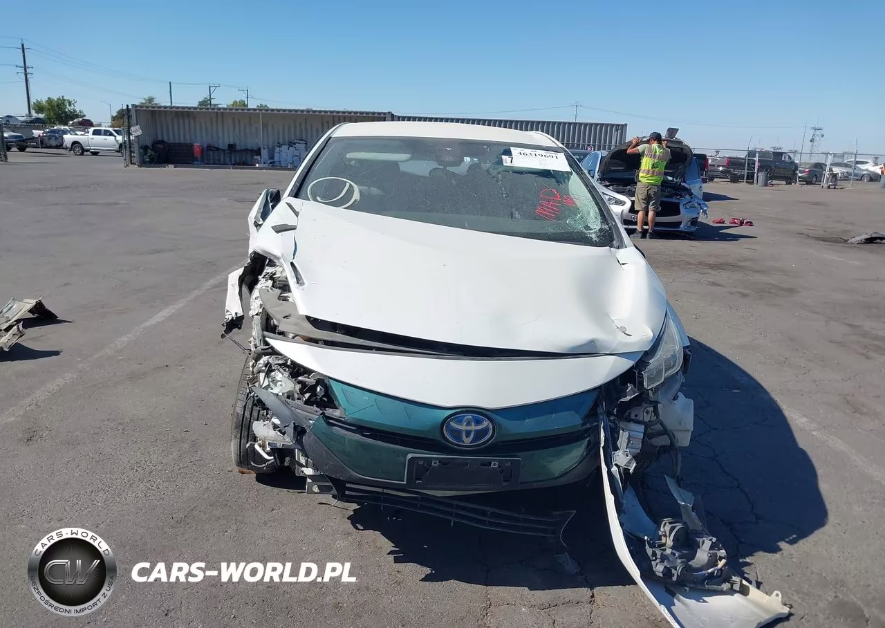 2017 Toyota Prius Prime Plus VIN:JTDKARFP8H3066420 - 6