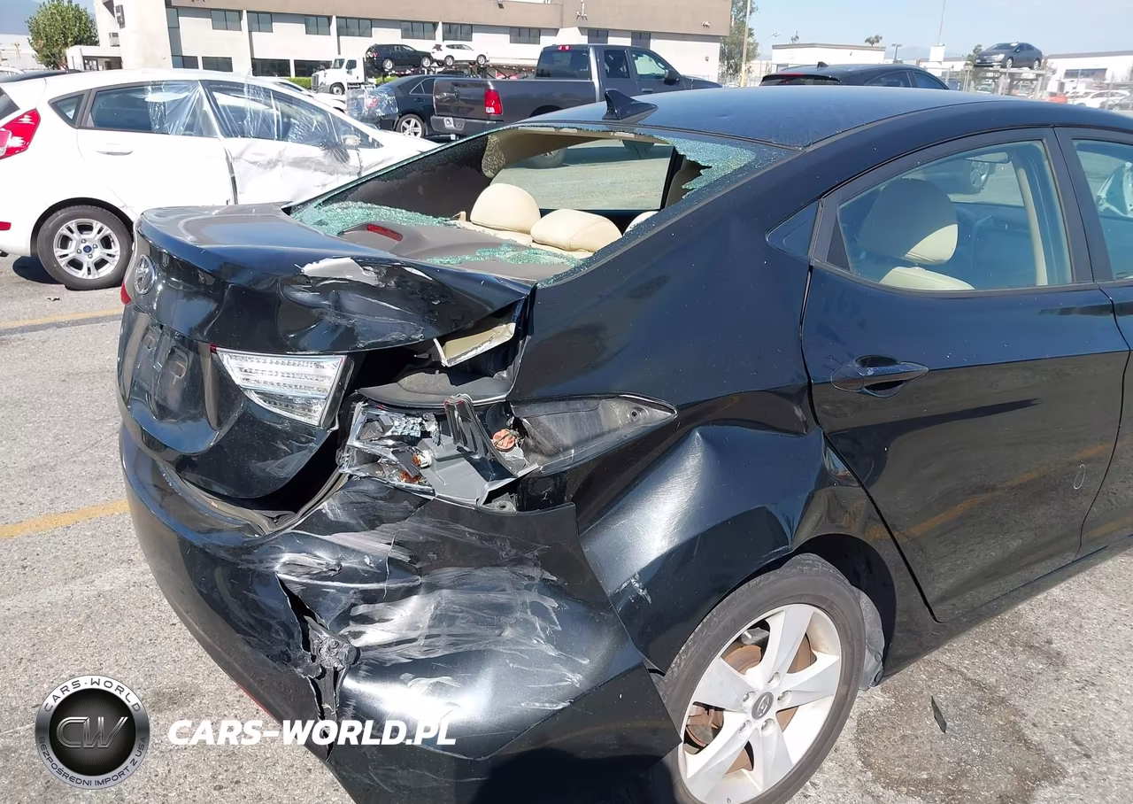 2012 Hyundai Elantra Gls VIN:5NPDH4AE3CH071485 - 5