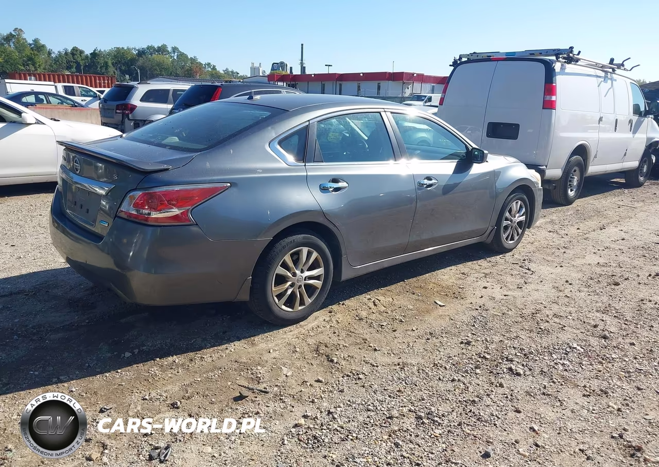 2014 Nissan Altima 2.5 S VIN:1N4AL3AP1EC419236 - 4