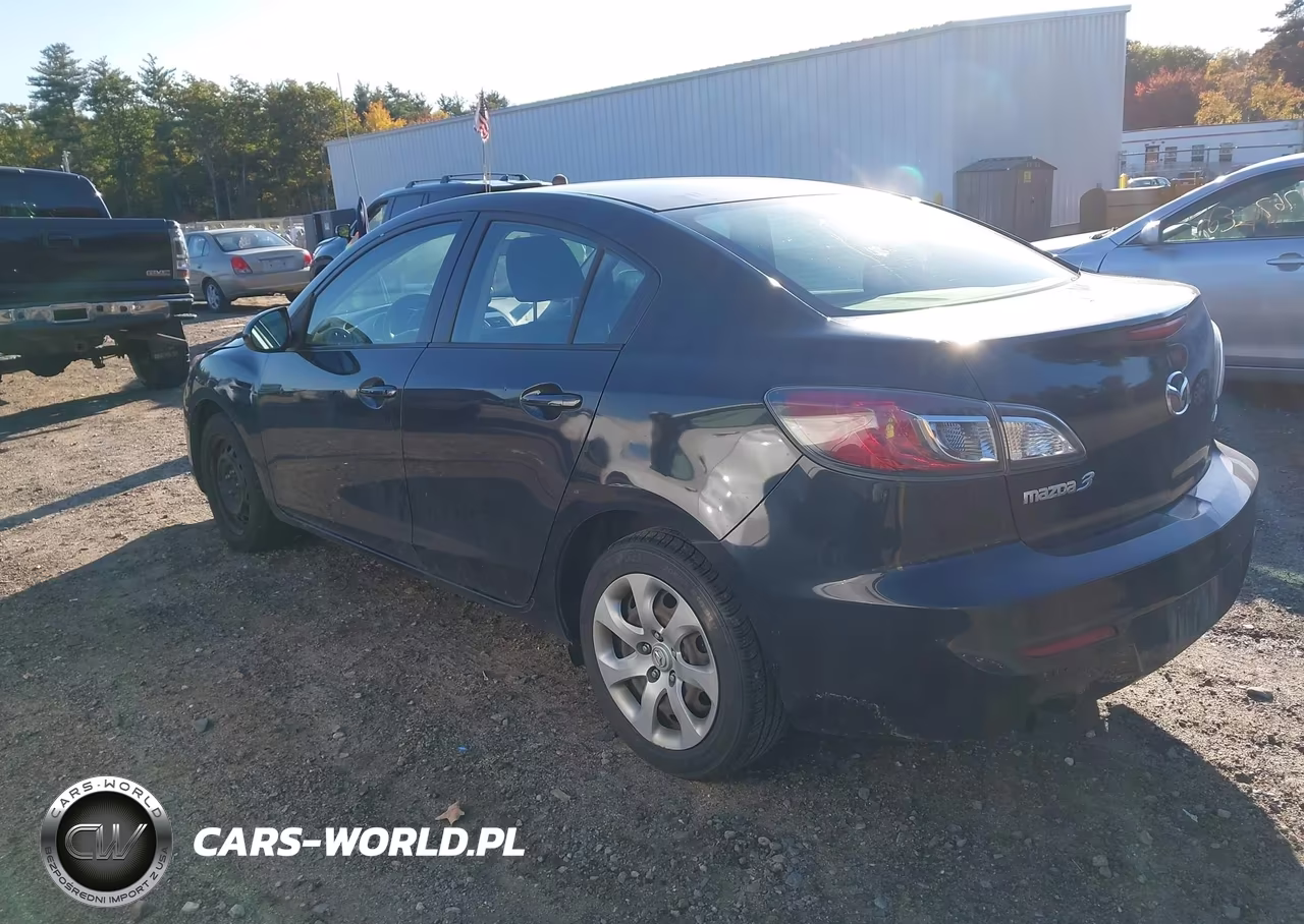 2013 Mazda Mazda3 I Sport VIN:JM1BL1UP1D1790647 - 3