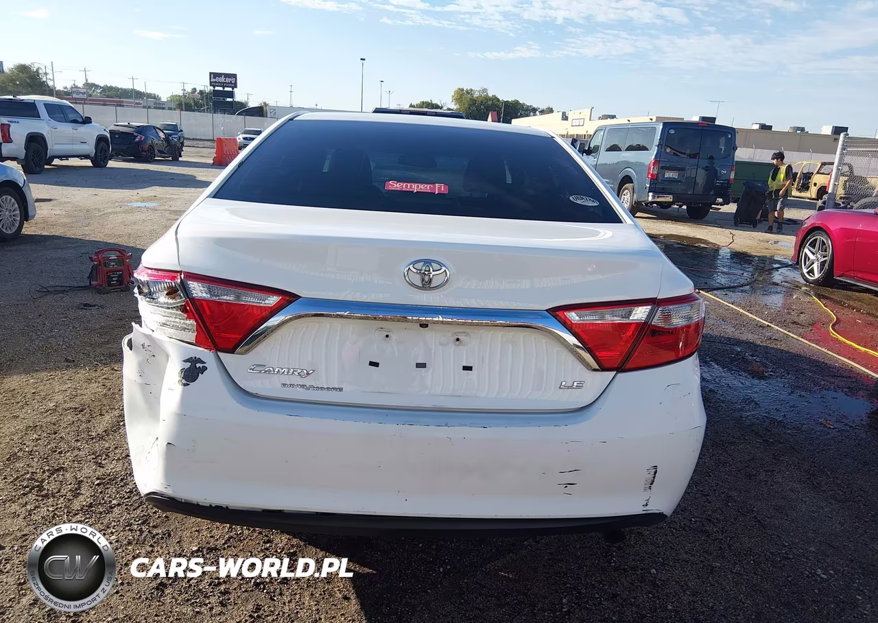 2017 Toyota Camry Le VIN:4T1BF1FK9HU349745 - 16