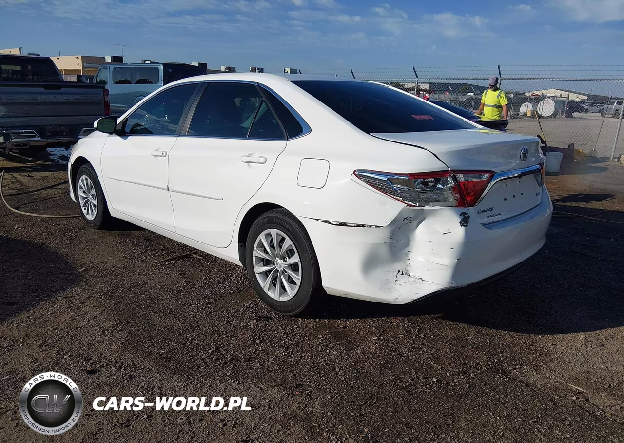 2017 Toyota Camry Le VIN:4T1BF1FK9HU349745 - 3