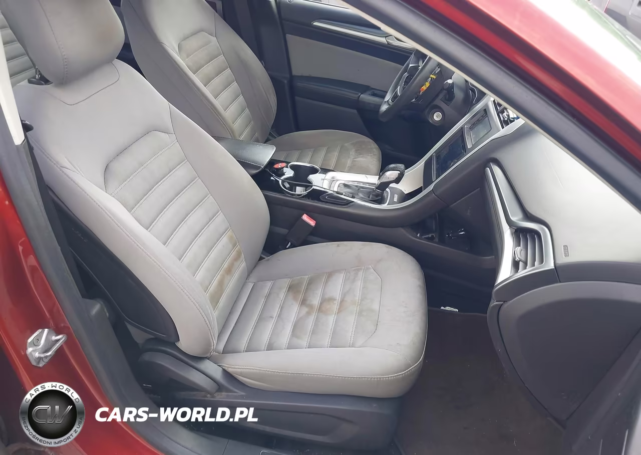 2014 Ford Fusion S VIN:3FA6P0G70ER300773 - 5