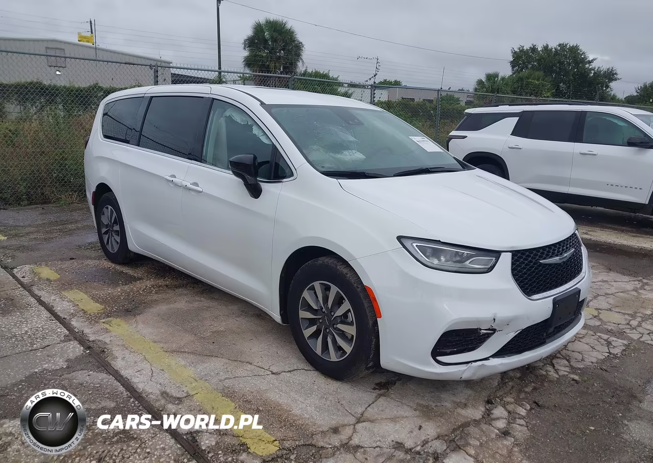 2024 Chrysler Pacifica Hybrid Select