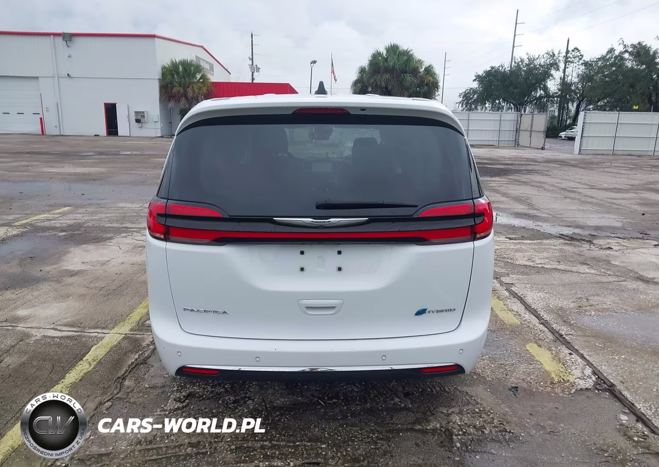 2024 Chrysler Pacifica Hybrid Select VIN:2C4RC1S76RR153418 - 16