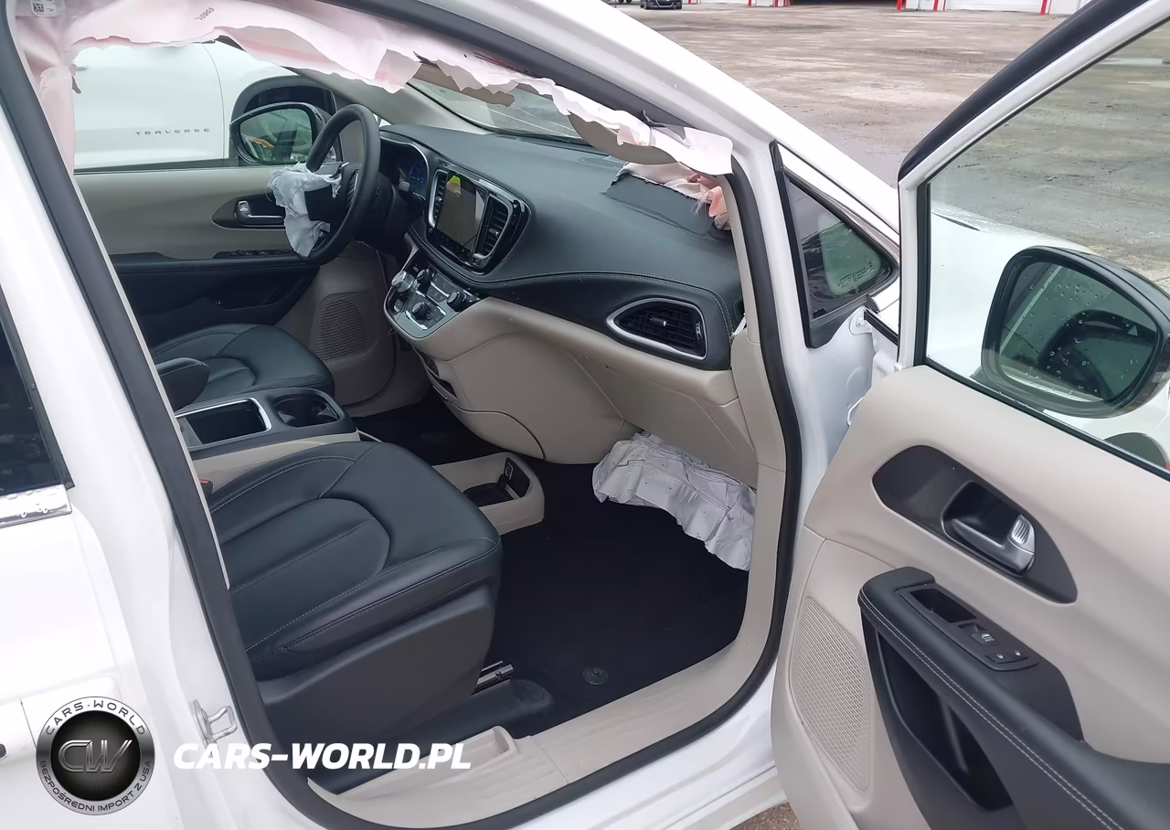 2024 Chrysler Pacifica Hybrid Select VIN:2C4RC1S76RR153418 - 5
