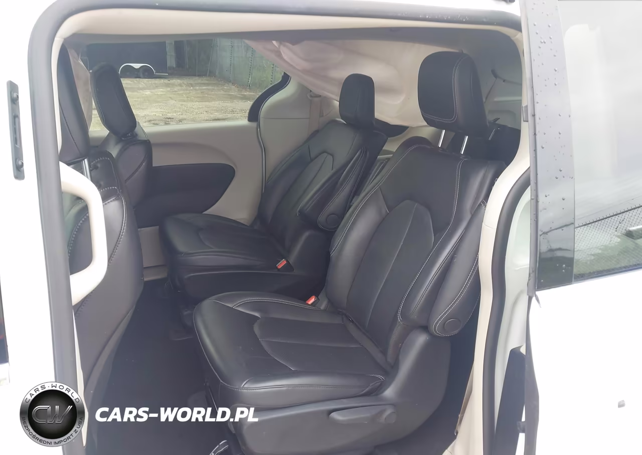 2024 Chrysler Pacifica Hybrid Select VIN:2C4RC1S76RR153418 - 8