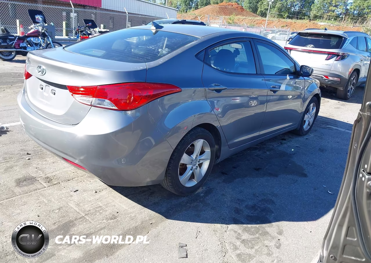 2013 Hyundai Elantra Gls VIN:5NPDH4AE0DH246938 - 4