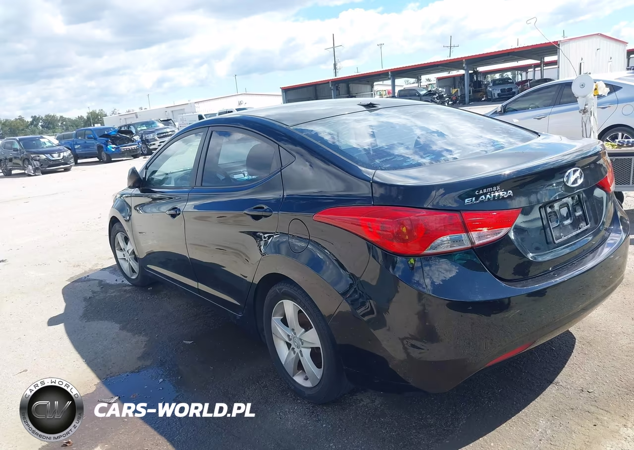 2013 Hyundai Elantra Gls VIN:KMHDH4AE1DU608082 - 3