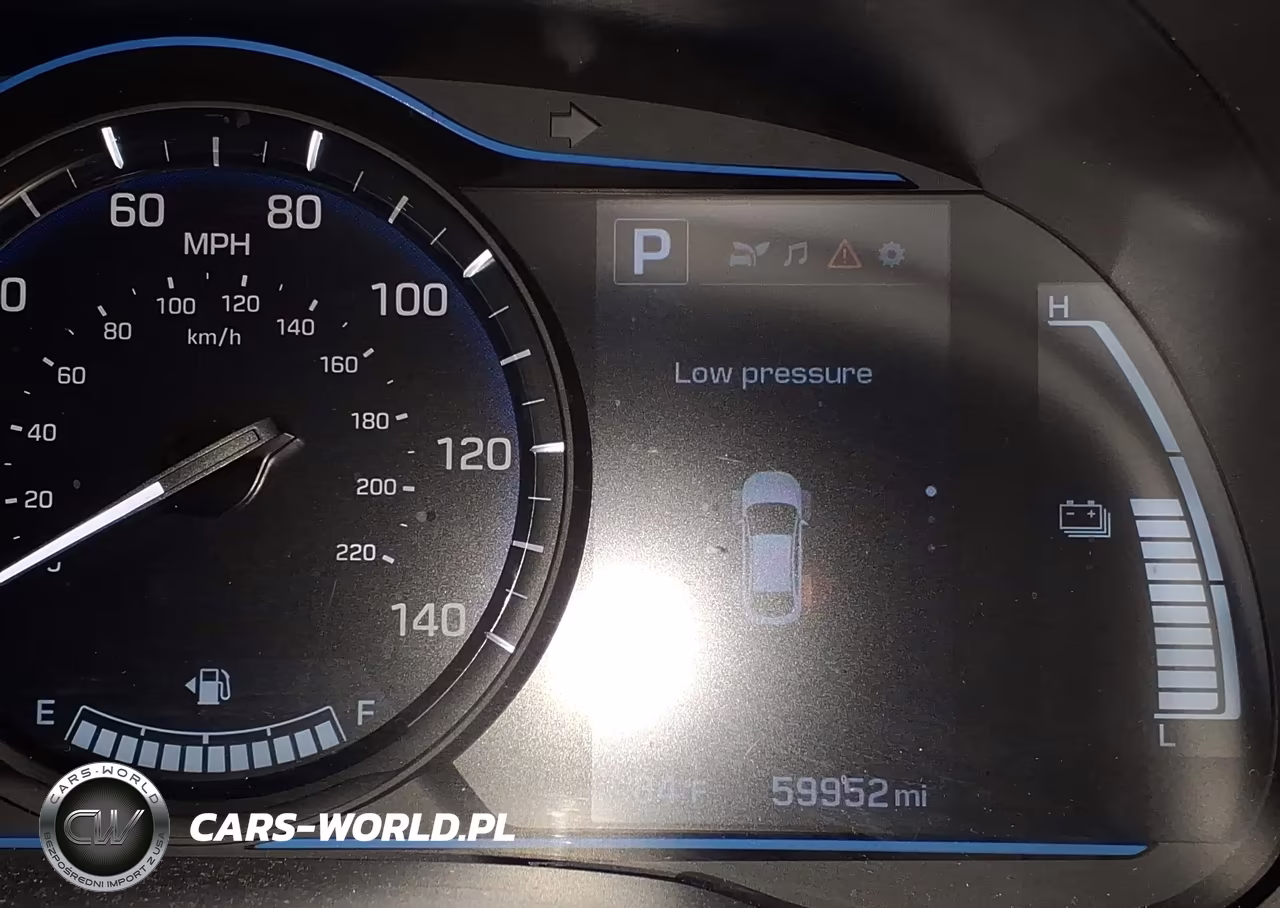 2019 Hyundai Ioniq Hybrid Blue VIN:KMHC65LC1KU160166 - 17