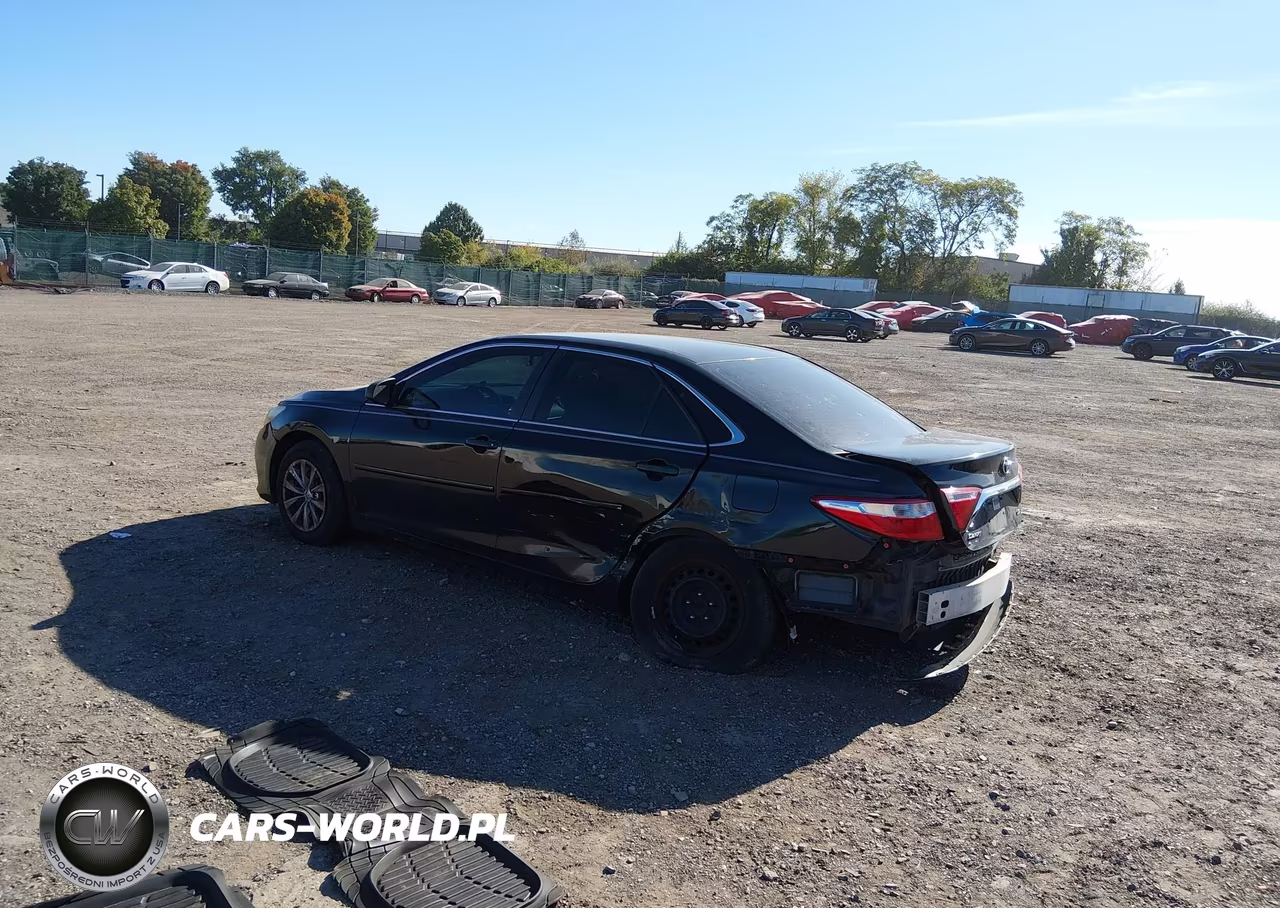 2016 Toyota Camry Le VIN:4T4BF1FK0GR570753 - 3