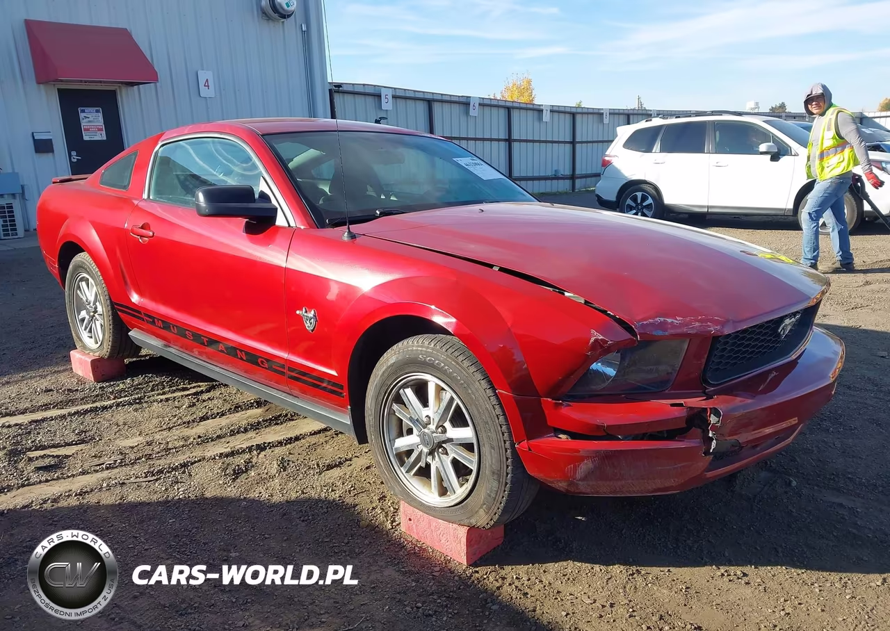 2009 Ford Mustang V6-V6 Premium