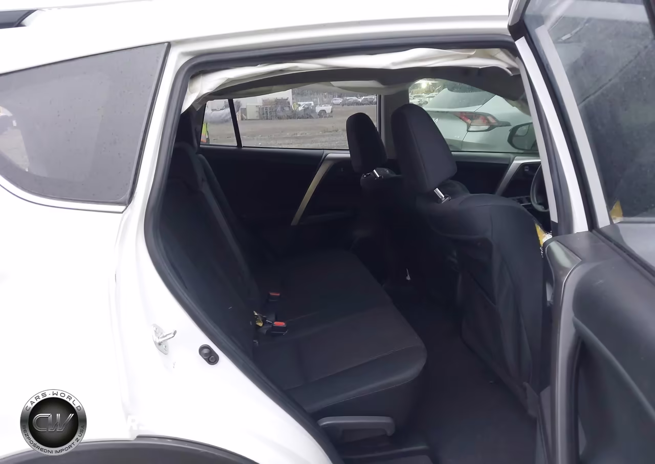 2018 Toyota Rav4 Le VIN:JTMZFREVXJJ735661 - 18