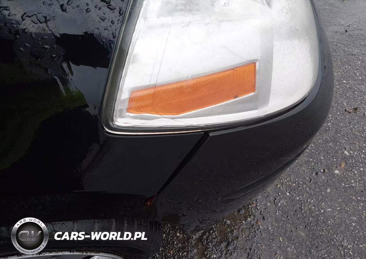 2011 Nissan Versa 1.8S VIN:3N1BC1AP0BL360735 - 6