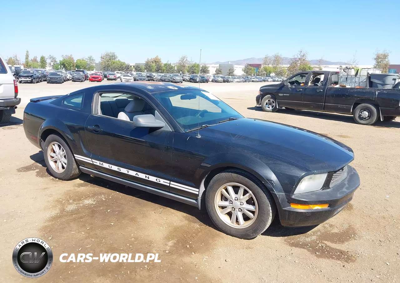 2007 Ford Mustang V6 Deluxe-V6 Premium – zdjęcie 1 z 11