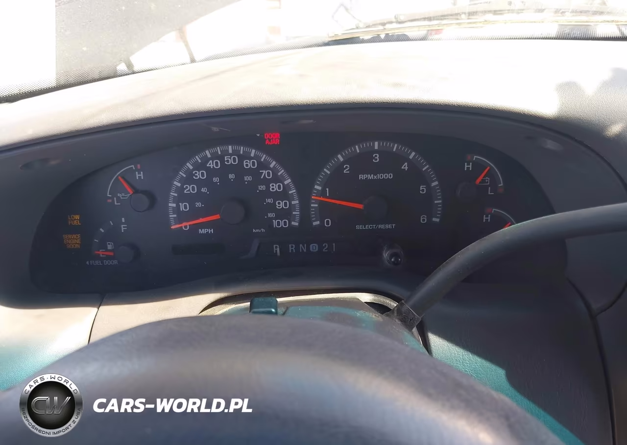 2000 Ford Expedition Xlt VIN:1FMRU15L1YLB48135 - 17