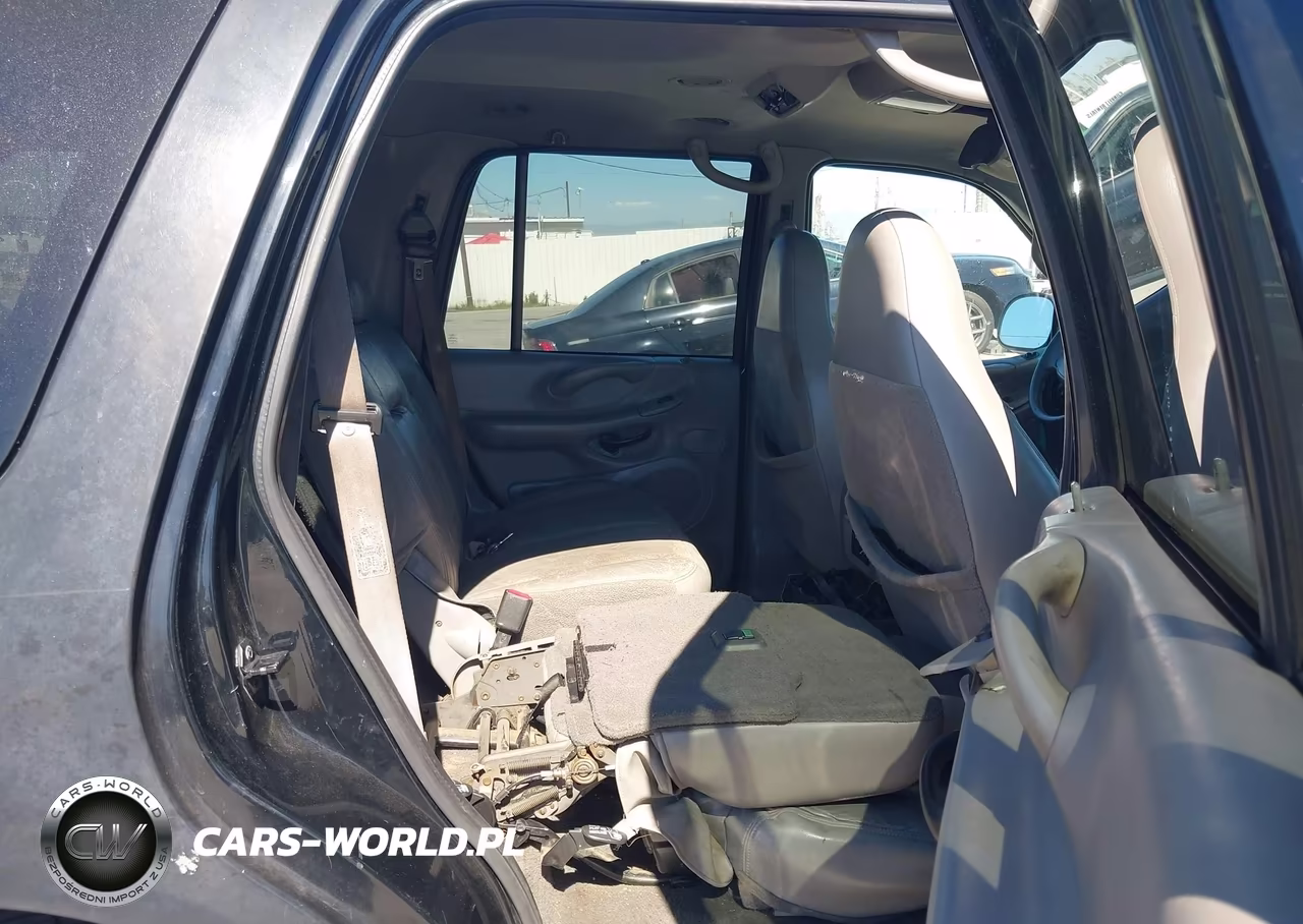 2000 Ford Expedition Xlt VIN:1FMRU15L1YLB48135 - 8