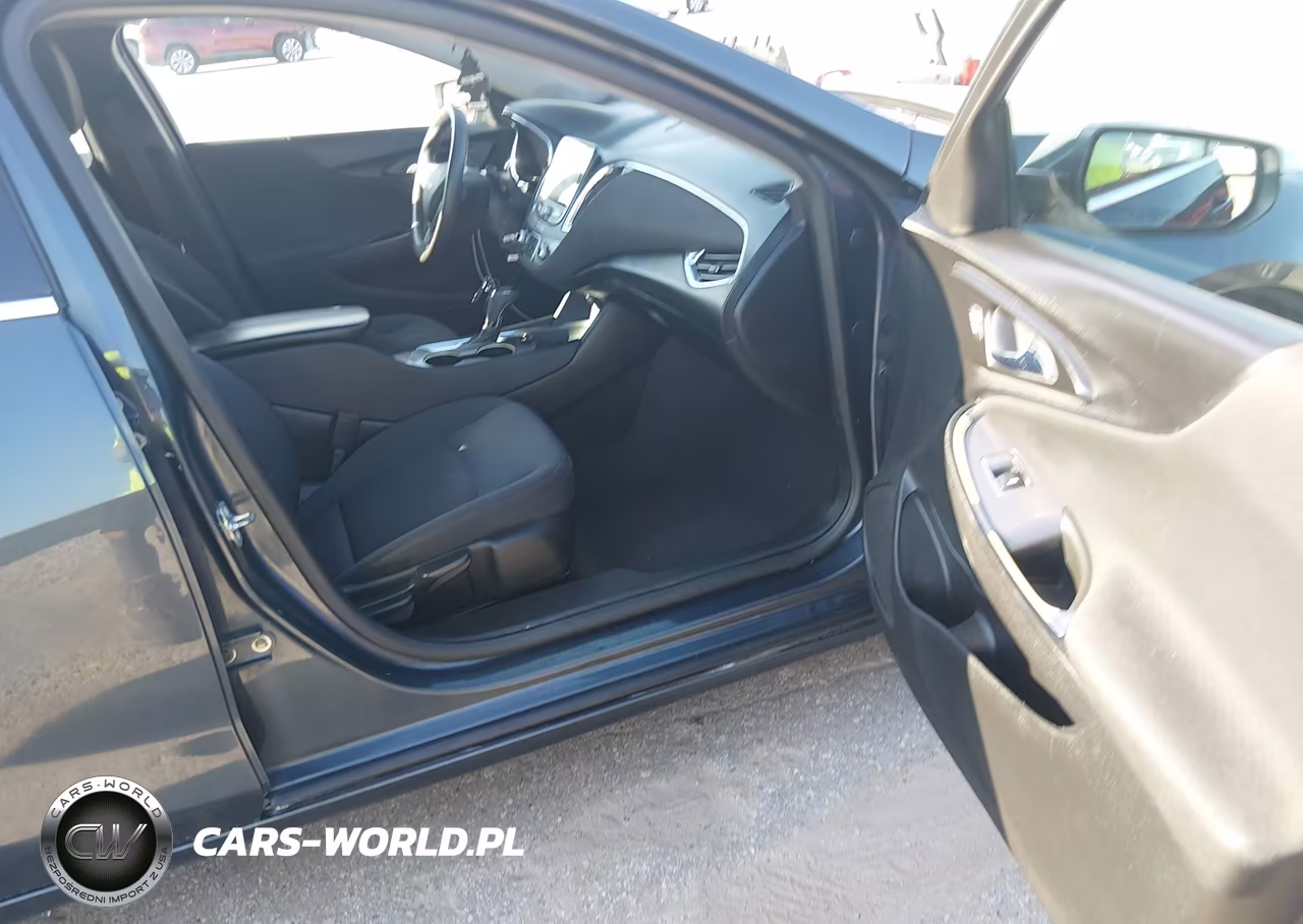 2019 Chevrolet Malibu Lt VIN:1G1ZD5ST4KF215650 - 5