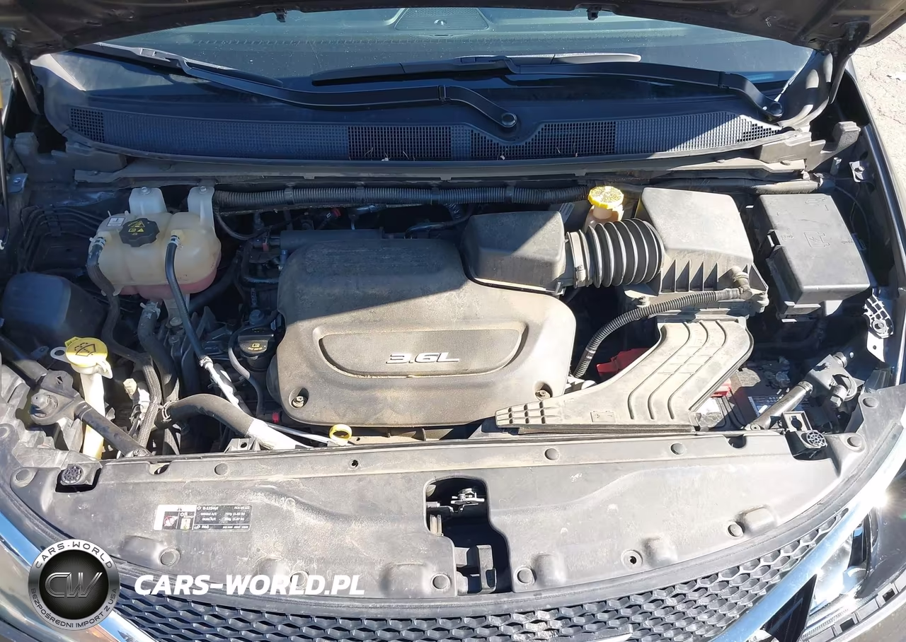2017 Chrysler Pacifica Touring-L Plus VIN:2C4RC1EG6HR541923 - 10