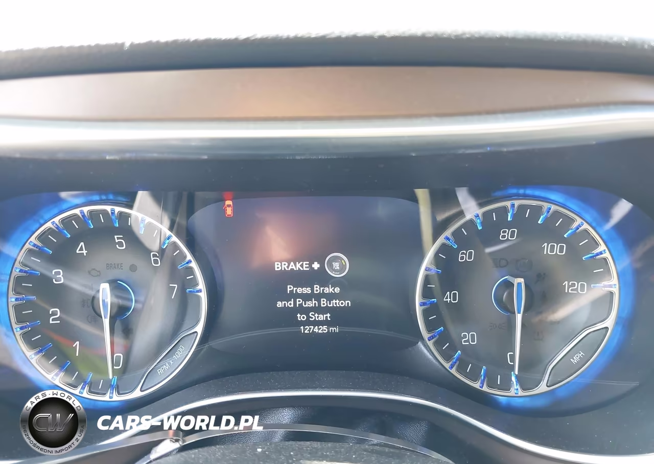2017 Chrysler Pacifica Touring-L Plus VIN:2C4RC1EG6HR541923 - 7