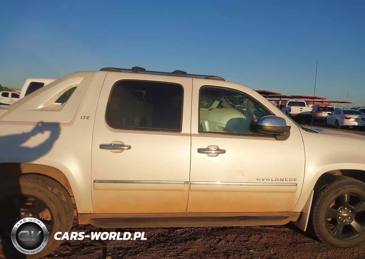 2012 Chevrolet Avalanche 1500 Ltz VIN:3GNTKGE77CG252017 - 13