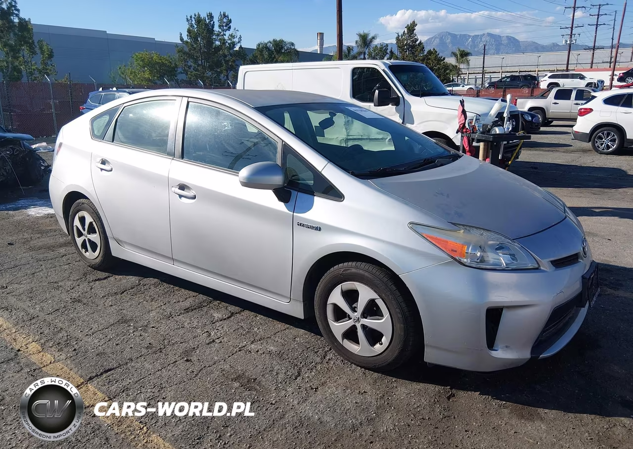 2015 Toyota Prius Two – zdjęcie 1 z 16